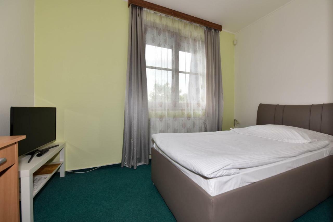 Veselí nad Lužnicí Hotel Trilobit מראה חיצוני תמונה