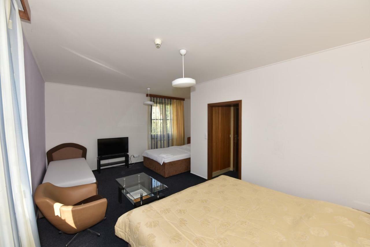 Veselí nad Lužnicí Hotel Trilobit מראה חיצוני תמונה