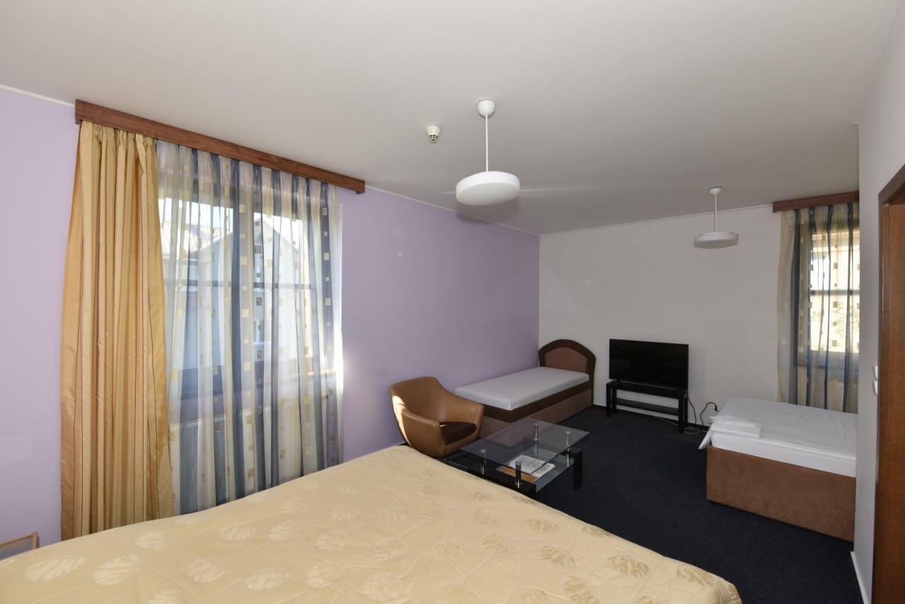 Veselí nad Lužnicí Hotel Trilobit מראה חיצוני תמונה